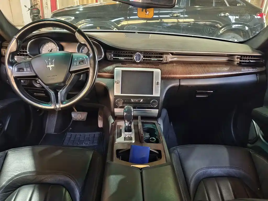 Maserati Quattroporte — миниатюра 7