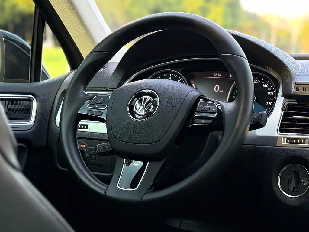 Volkswagen Touareg — миниатюра 2