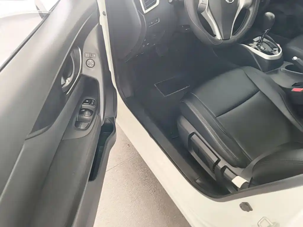 Nissan Qashqai — миниатюра 16