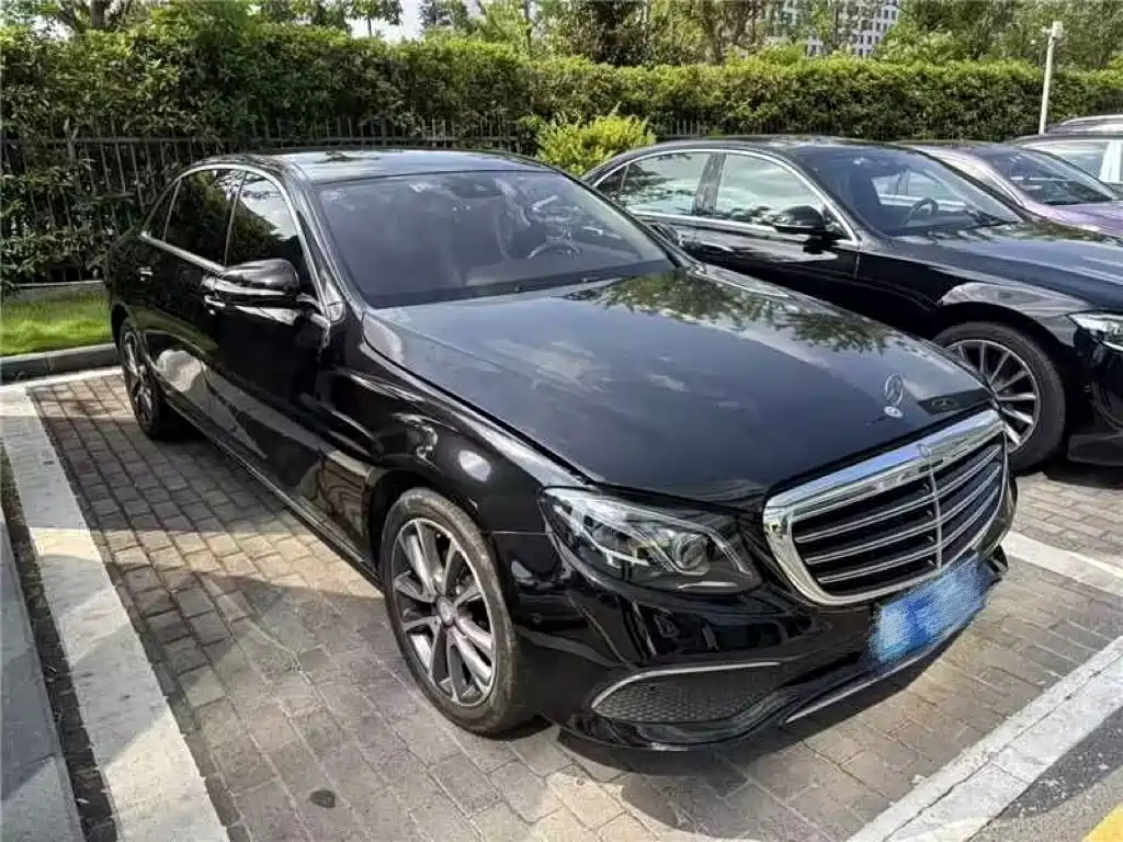 Mercedes-Benz E-Class — миниатюра 2