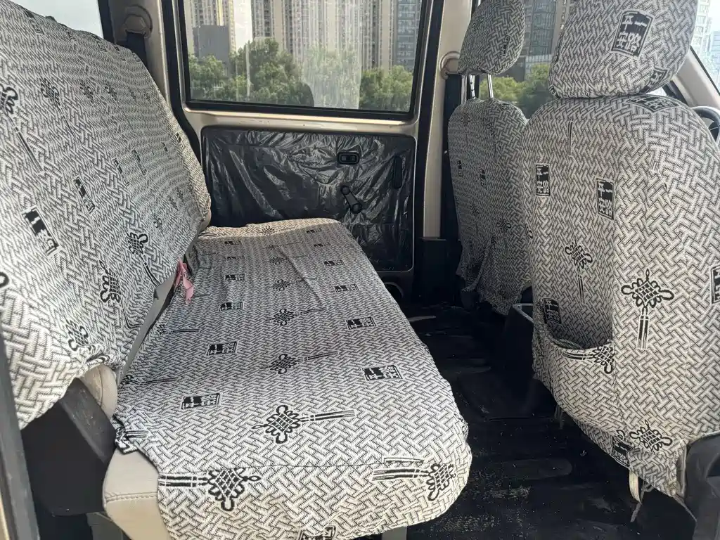 Wuling Hongguang V — миниатюра 11