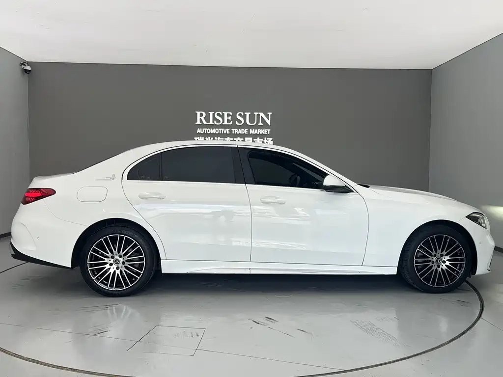 Mercedes-Benz C-Class — миниатюра 4