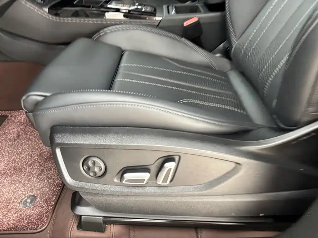 Audi Q5L — миниатюра 12