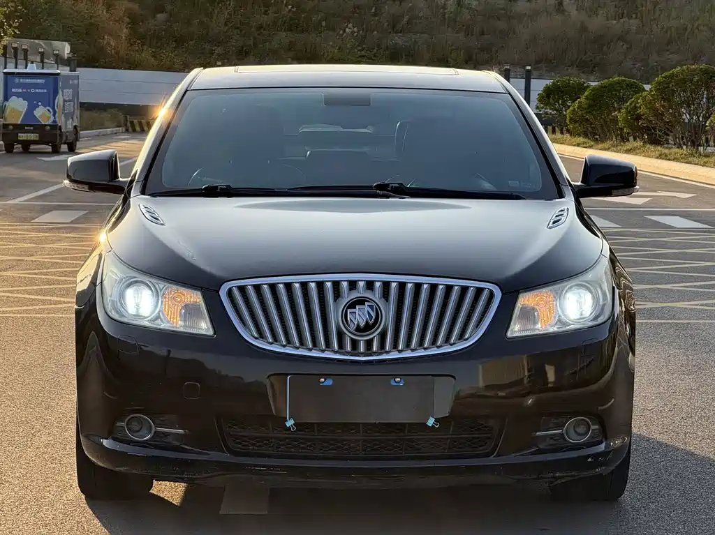 Buick LaCrosse — миниатюра 2
