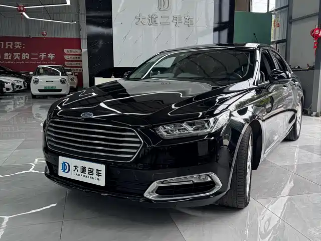FORD TAURUS 2019