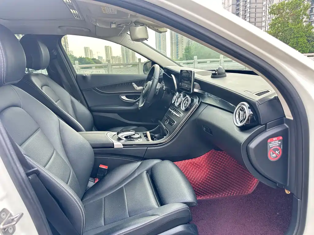 Mercedes-Benz C-Class — миниатюра 12