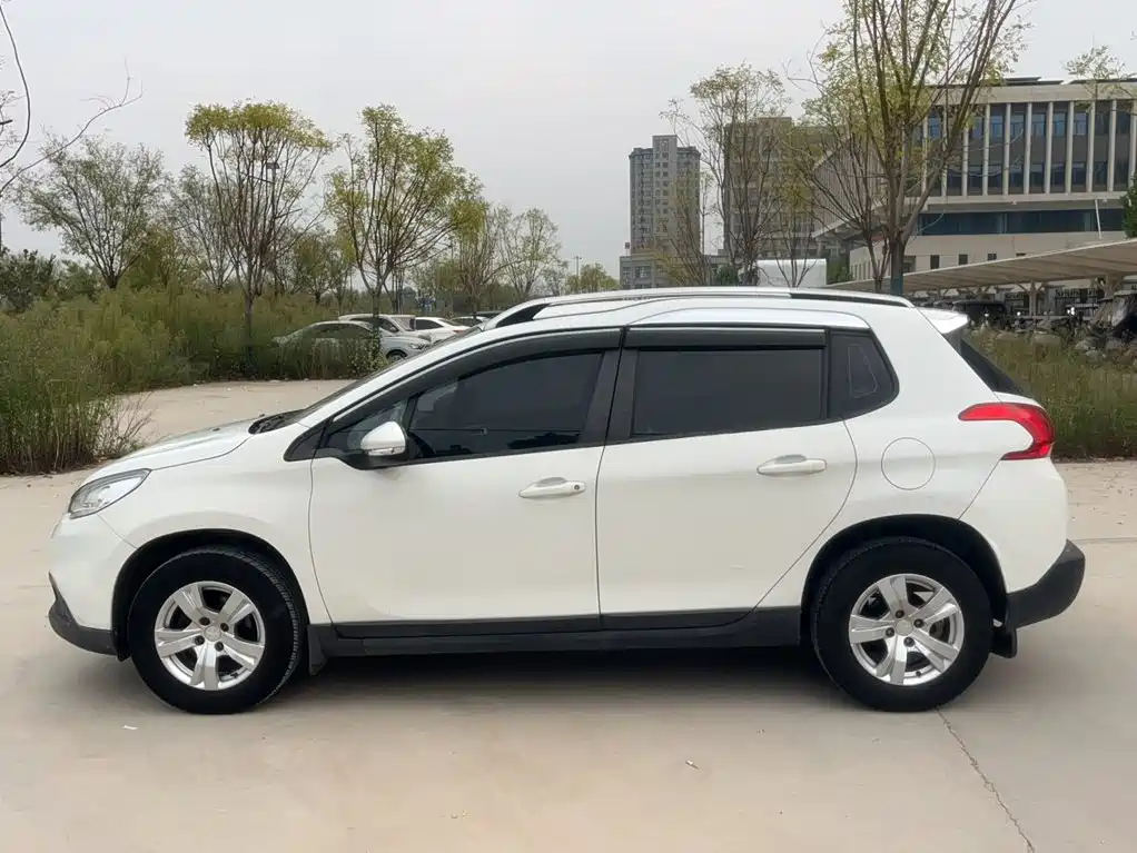 Peugeot 2008 — миниатюра 13