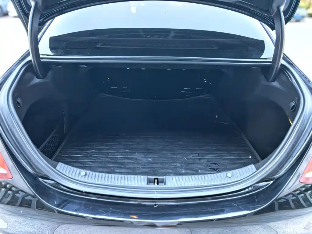 Mercedes-Benz C-Class — миниатюра 23