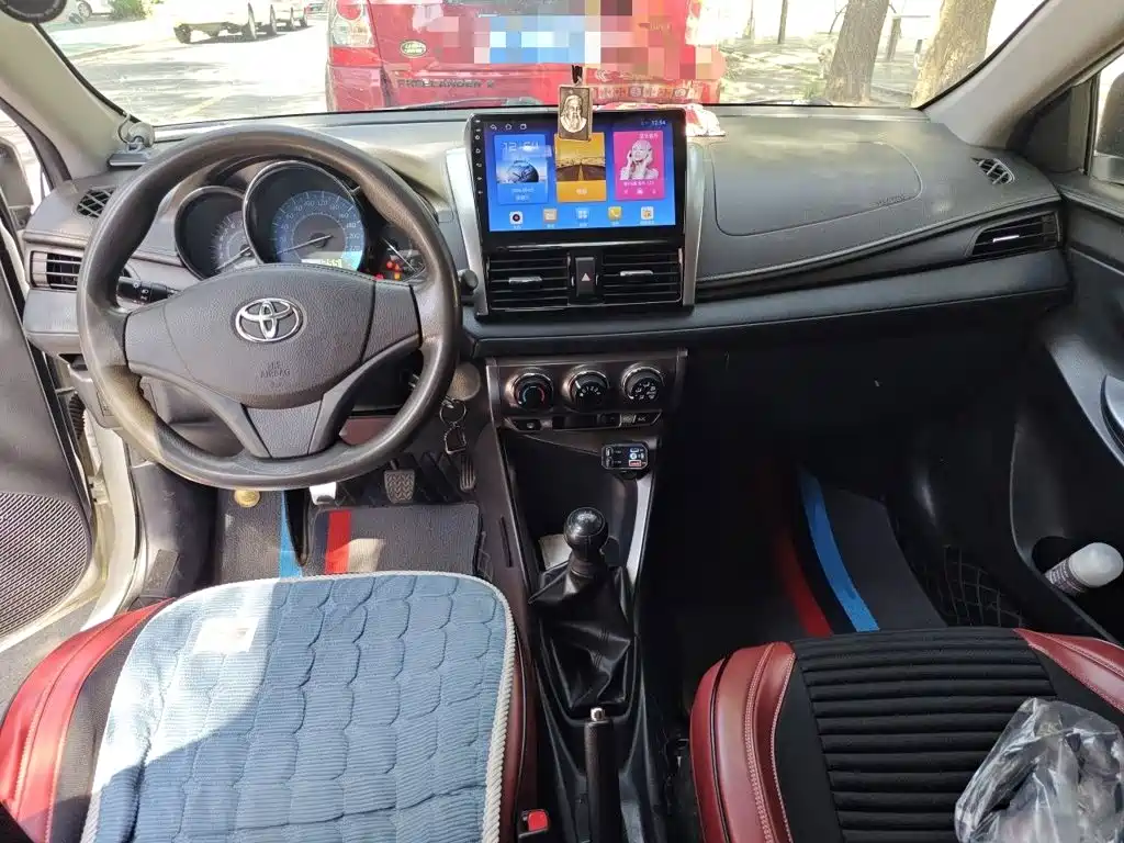 Toyota Yaris L — миниатюра 10