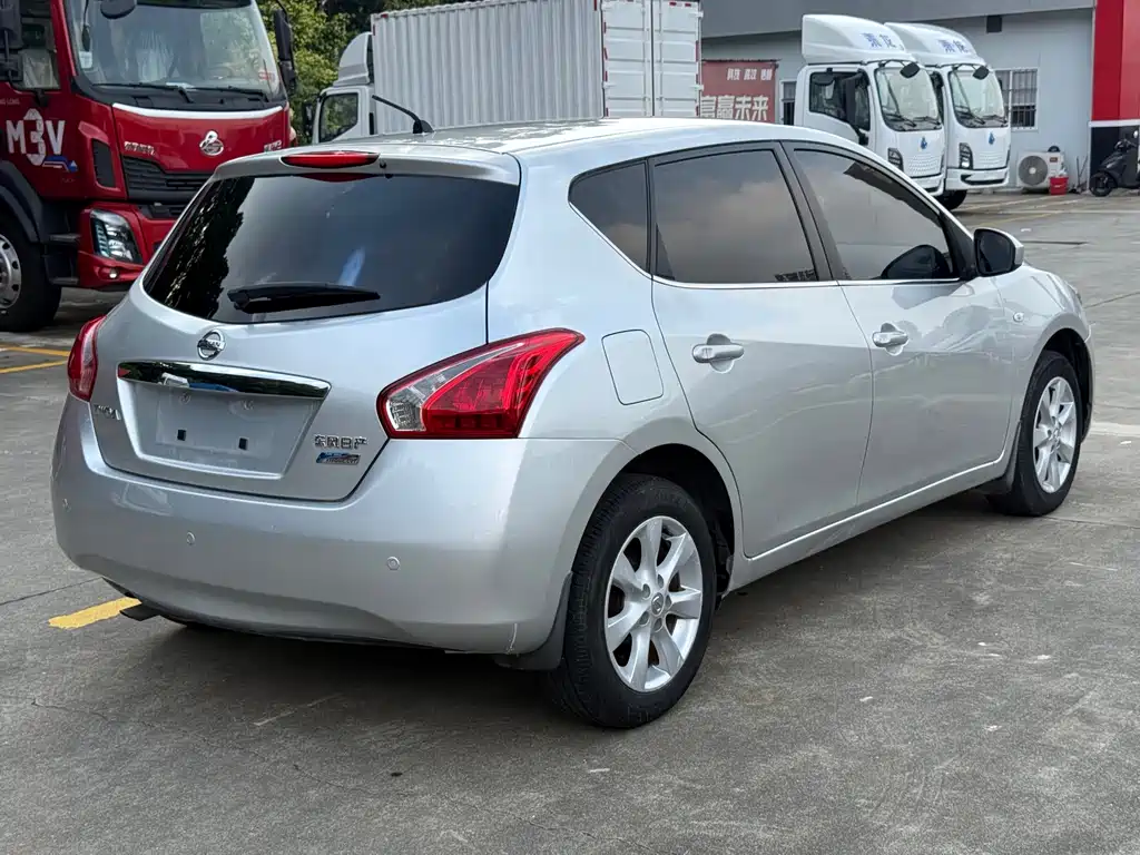 Nissan Tiida — миниатюра 5