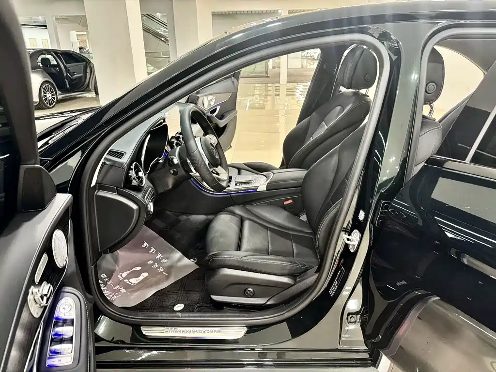 Mercedes-Benz C-Class — миниатюра 11
