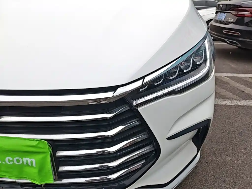 BYD MAX — миниатюра 24