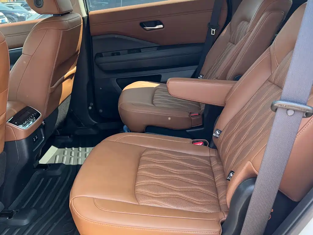 Nissan Teramont — миниатюра 8