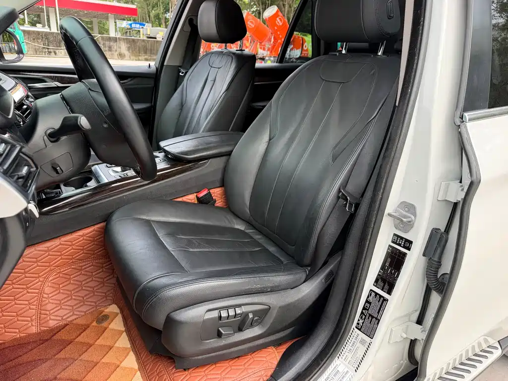 BMW X5 (Import) — миниатюра 6