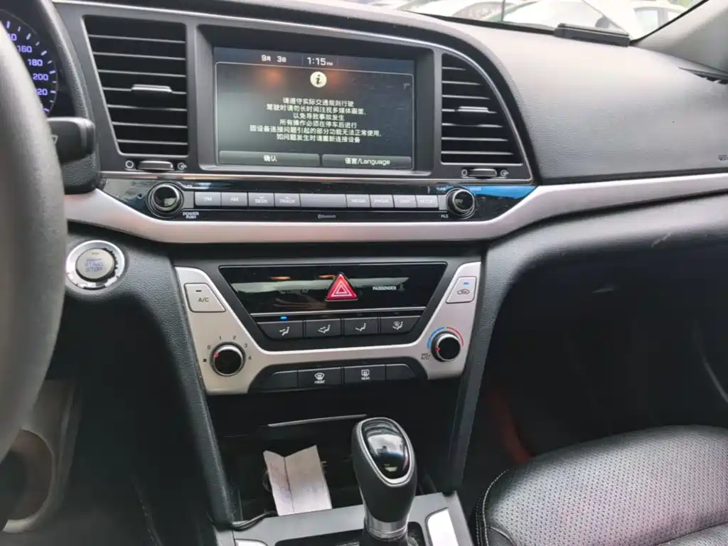 Hyundai Elantra — миниатюра 13