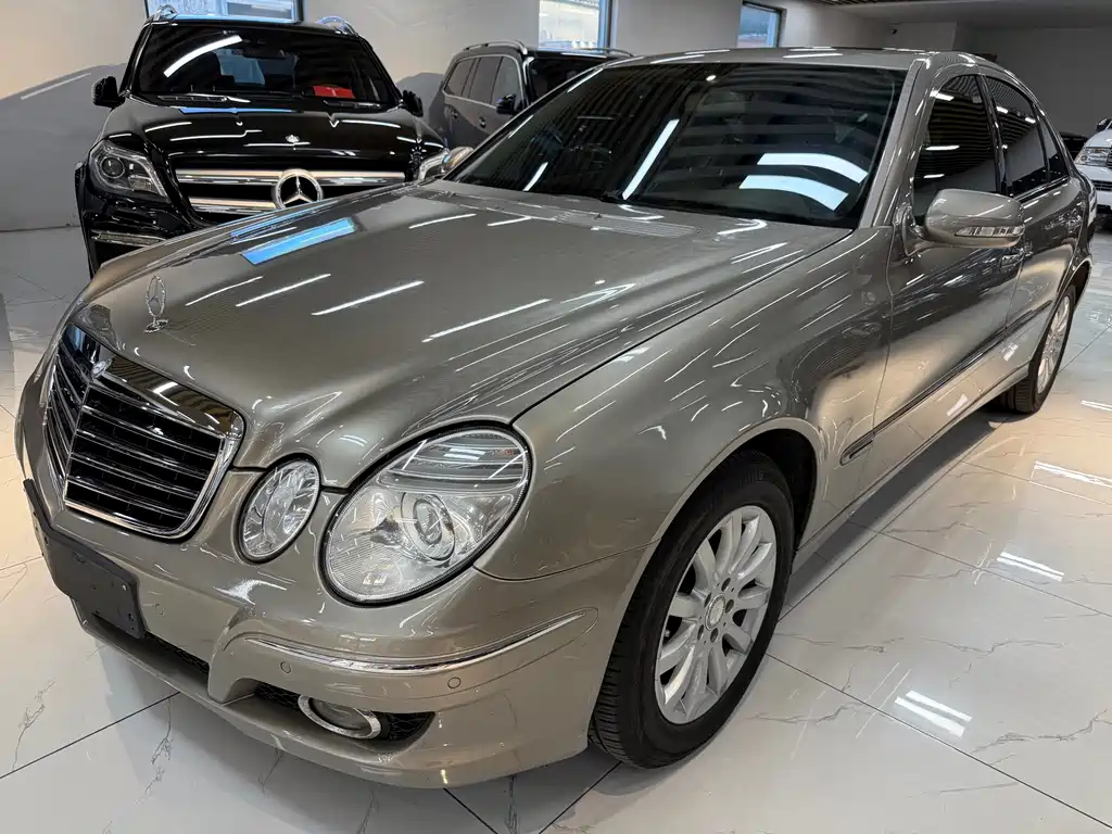 Mercedes-Benz E-Class — миниатюра 2
