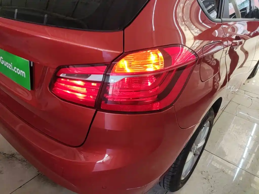 BMW 2 Series Active Tourer — миниатюра 8