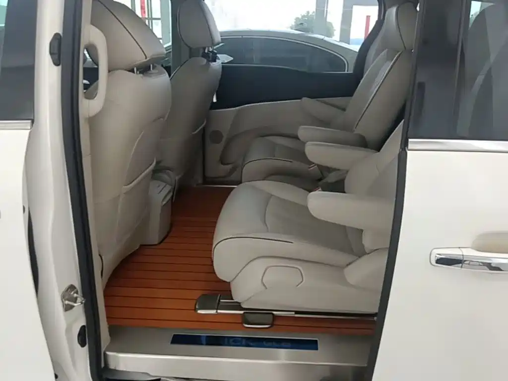 Buick GL8 — миниатюра 17
