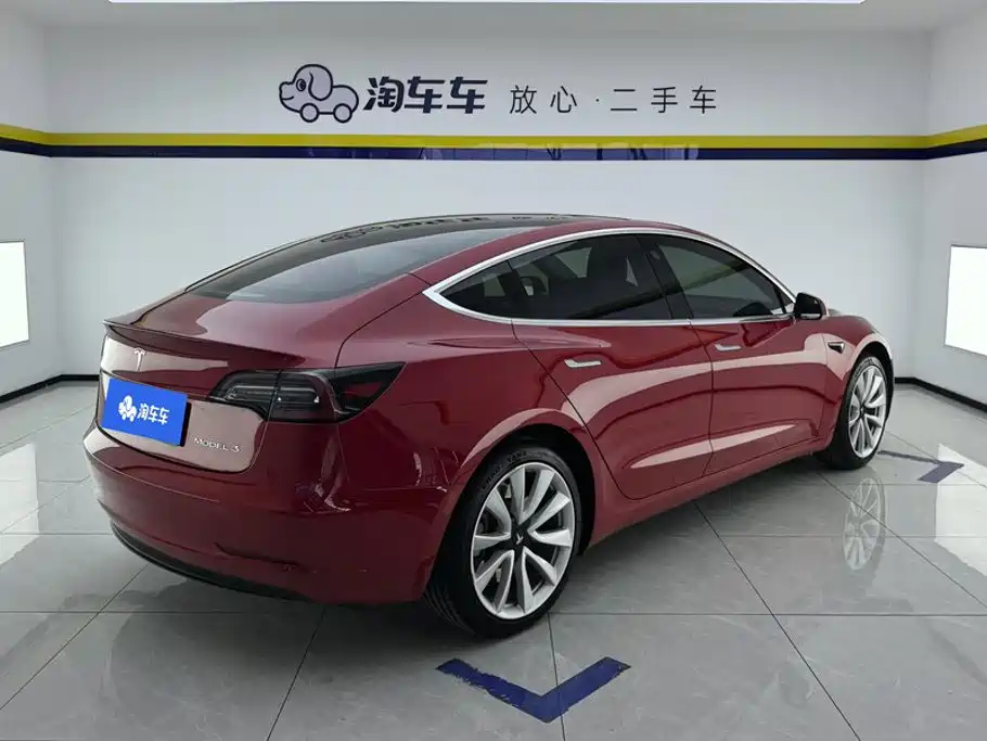 Tesla Model 3 — миниатюра 3