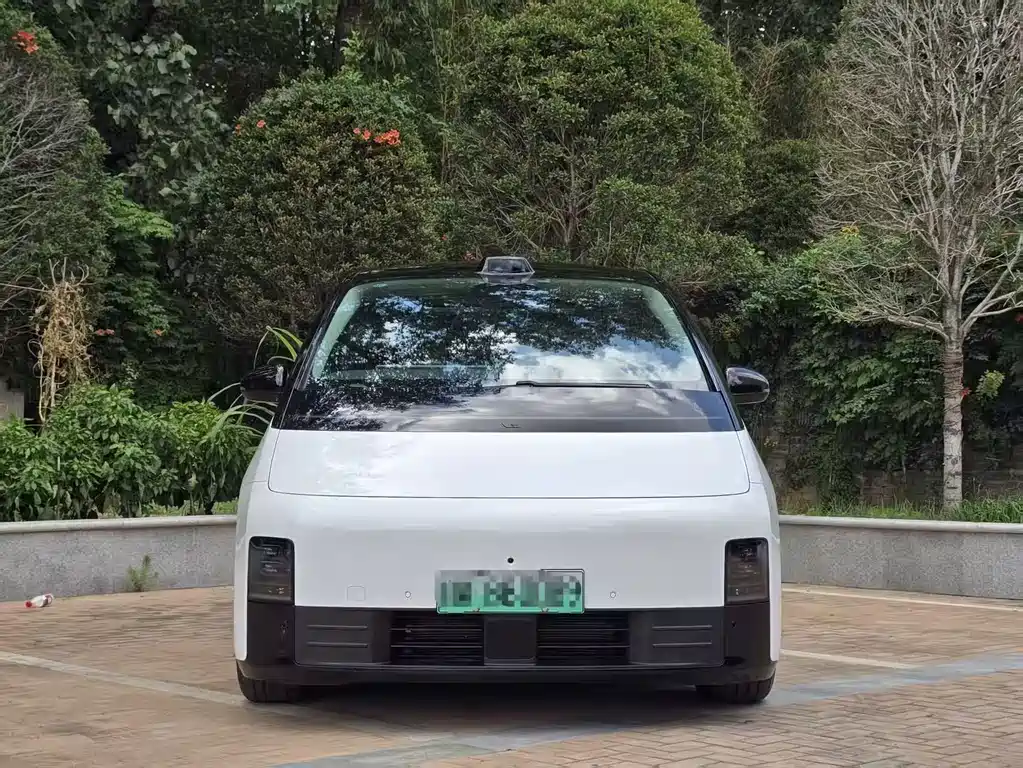 Li Auto Li MEGA — миниатюра 2