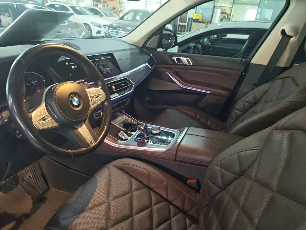 BMW X5 2022 xDrive 30Li Premium M Sport