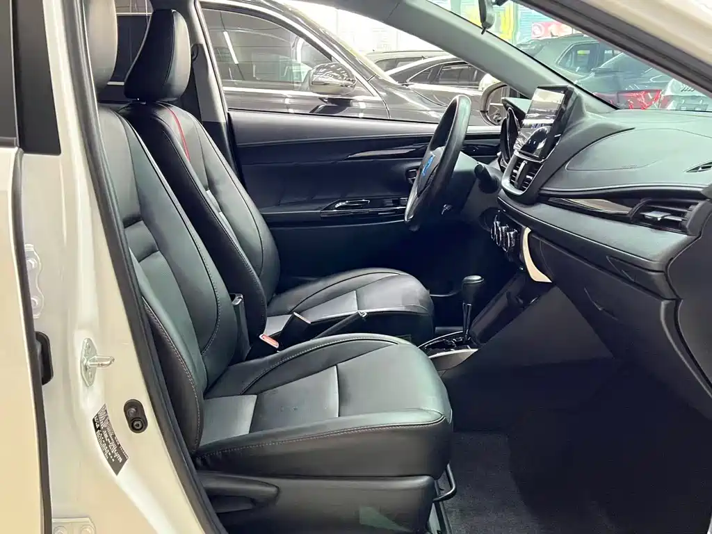 Toyota Yaris L — миниатюра 18