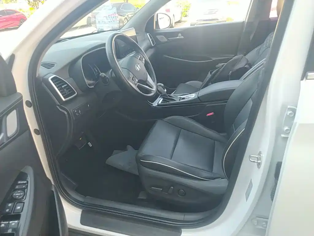 Hyundai Tucson — миниатюра 15