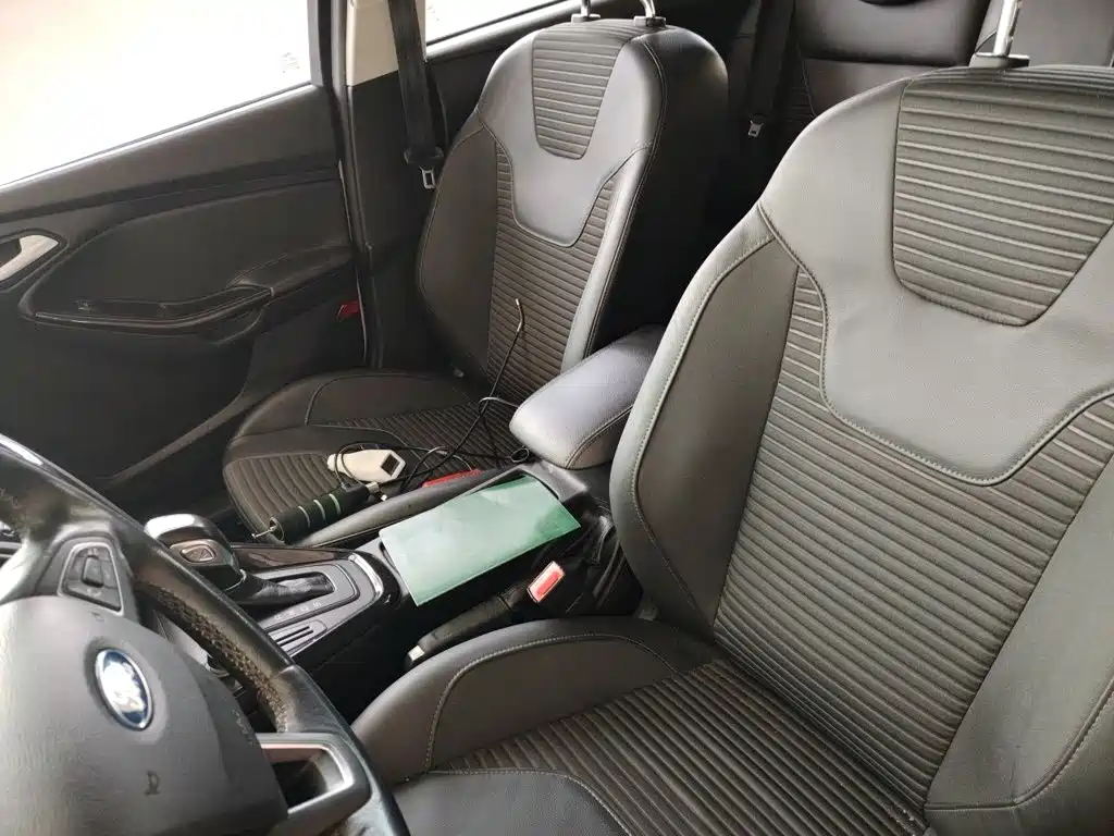 Ford Focus — миниатюра 11