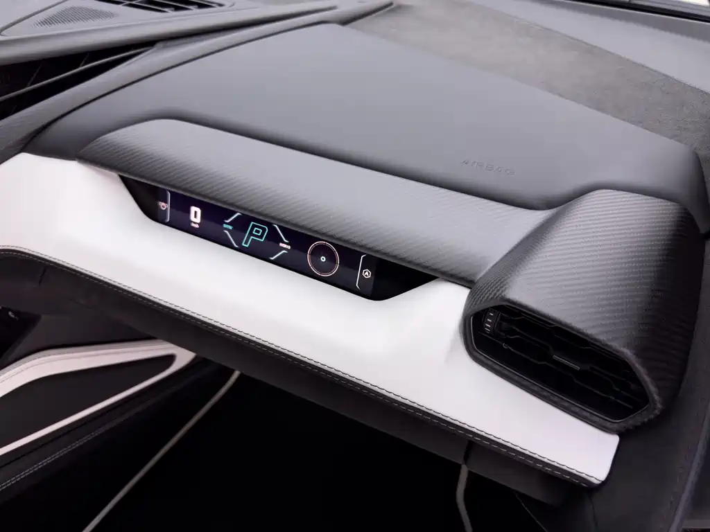Lamborghini Revuelto — миниатюра 34