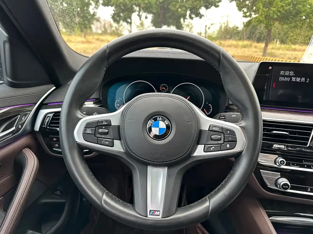 BMW 5 Series — миниатюра 14