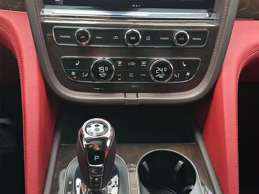 Bentley Bentayga — миниатюра 17