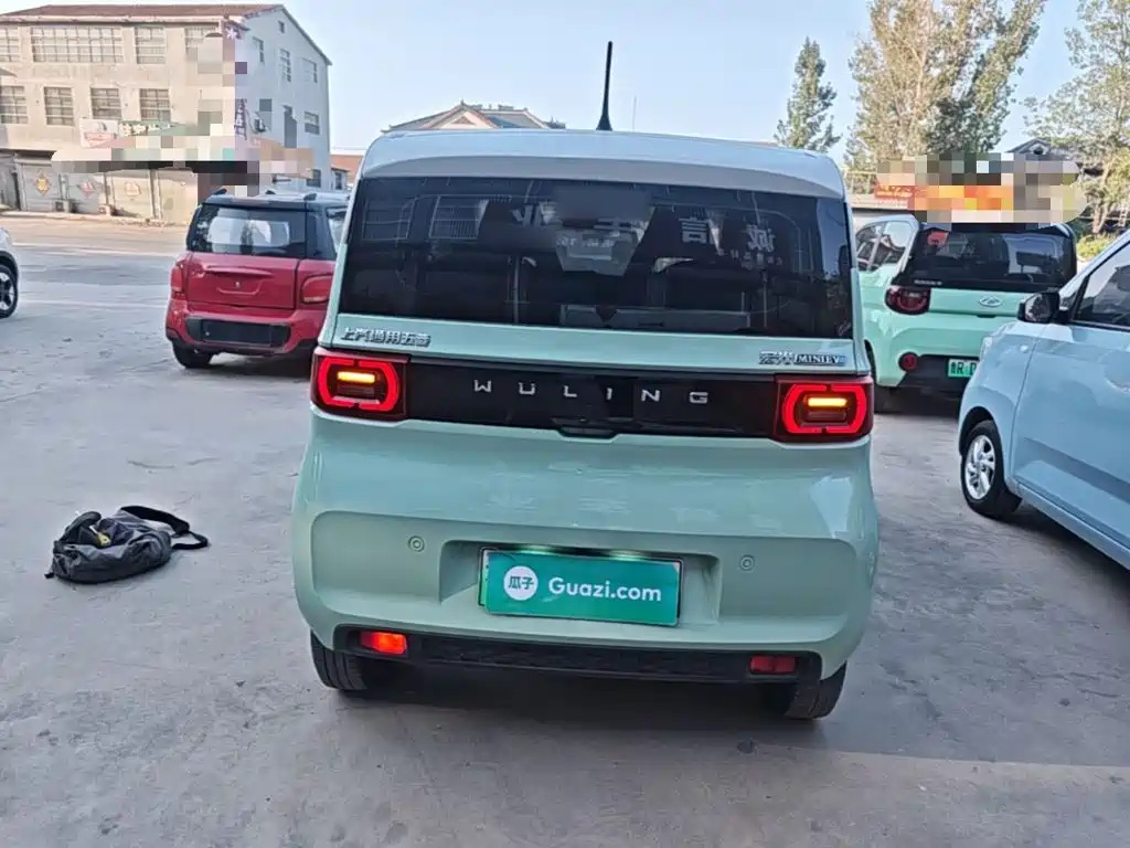 Wuling MINIEV — миниатюра 6