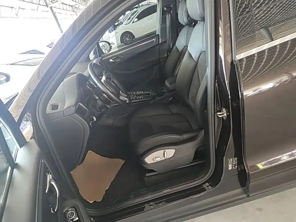 Porsche Macan — миниатюра 15