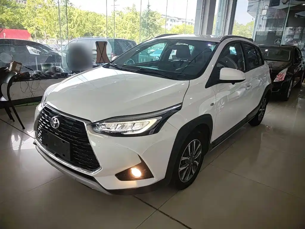 Toyota Yaris L — миниатюра 2