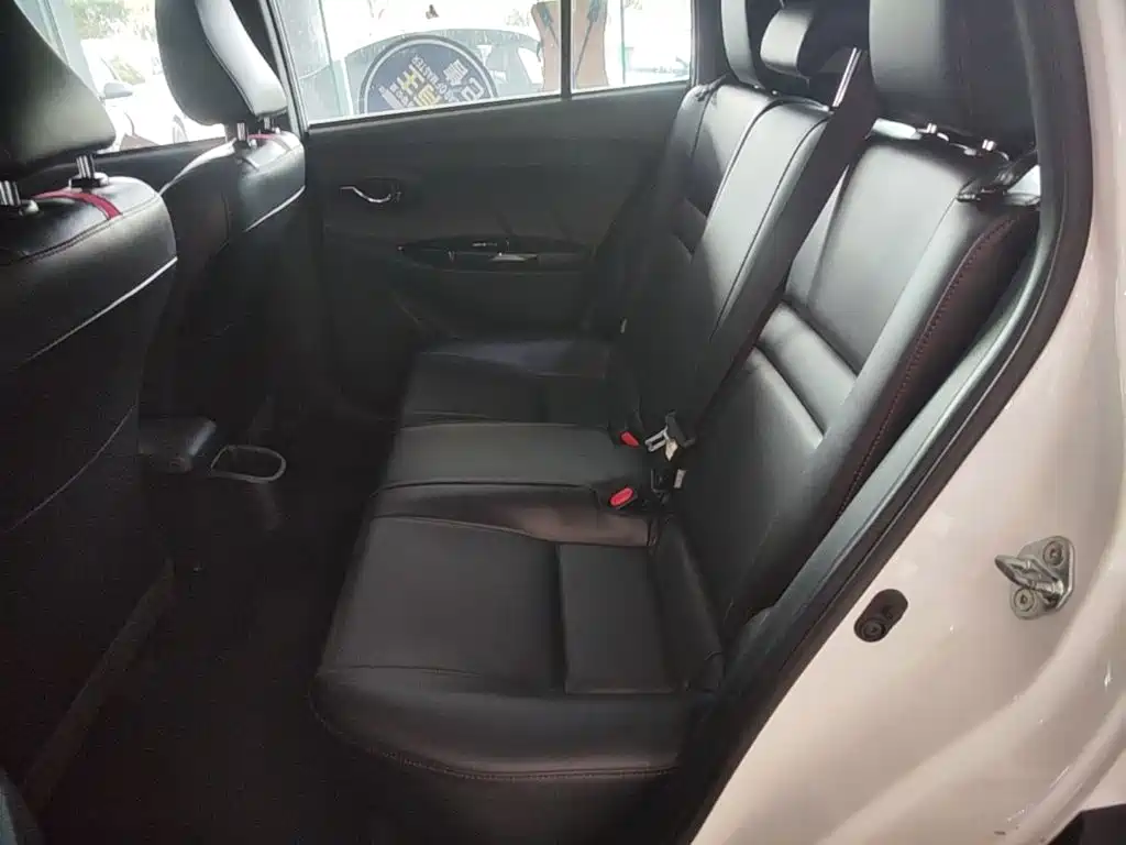 Toyota Yaris L — миниатюра 17