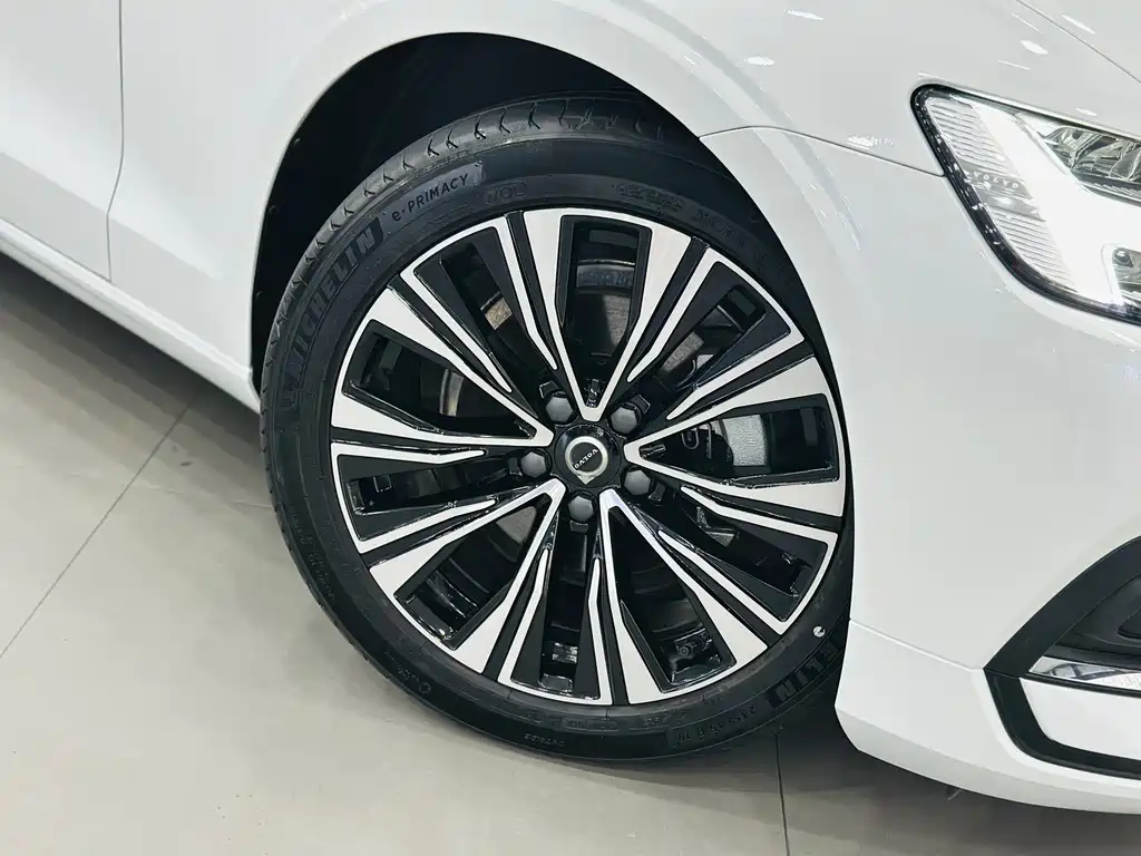 Volvo S60 — миниатюра 10