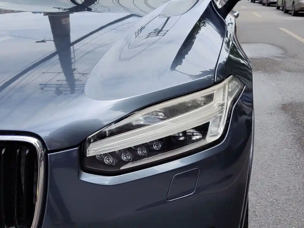 Volvo XC90 2015 T6 7 мест