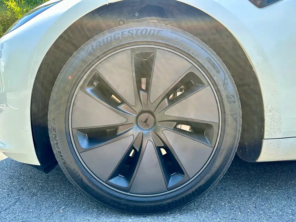 Tesla Model 3 — миниатюра 14