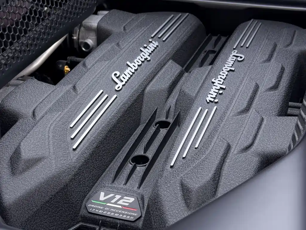 Lamborghini Revuelto — миниатюра 36