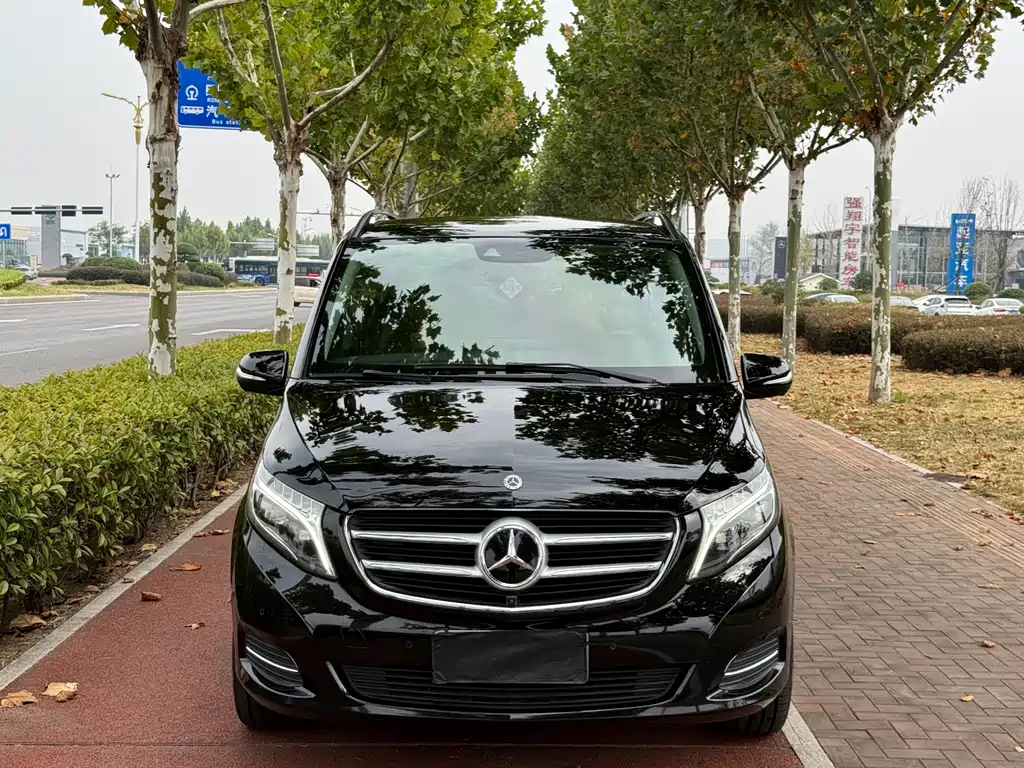 Mercedes-Benz V-Class — миниатюра 2