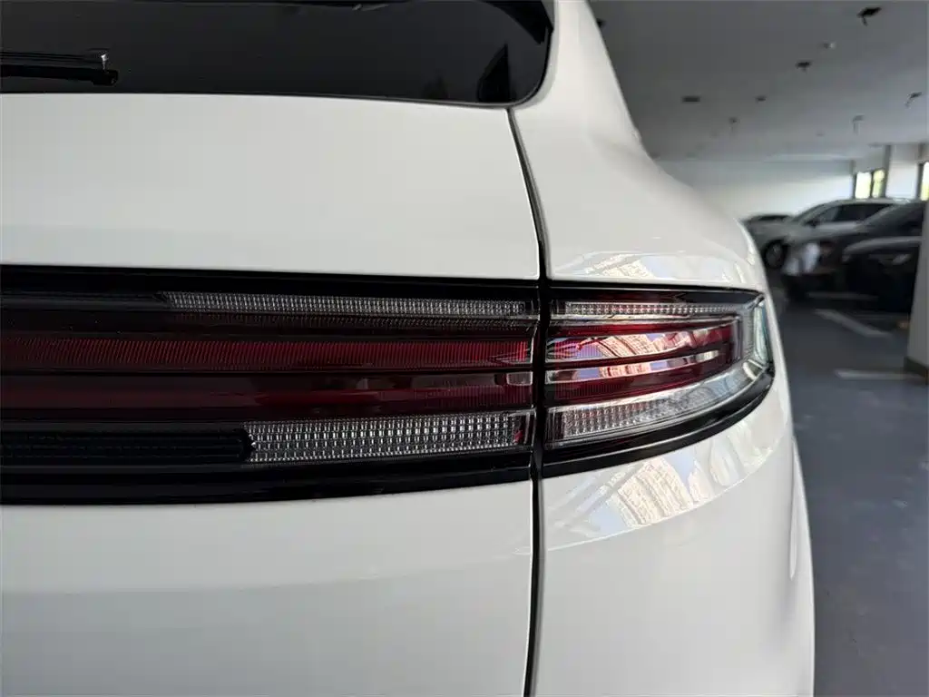Porsche Cayenne Hybrid — миниатюра 12
