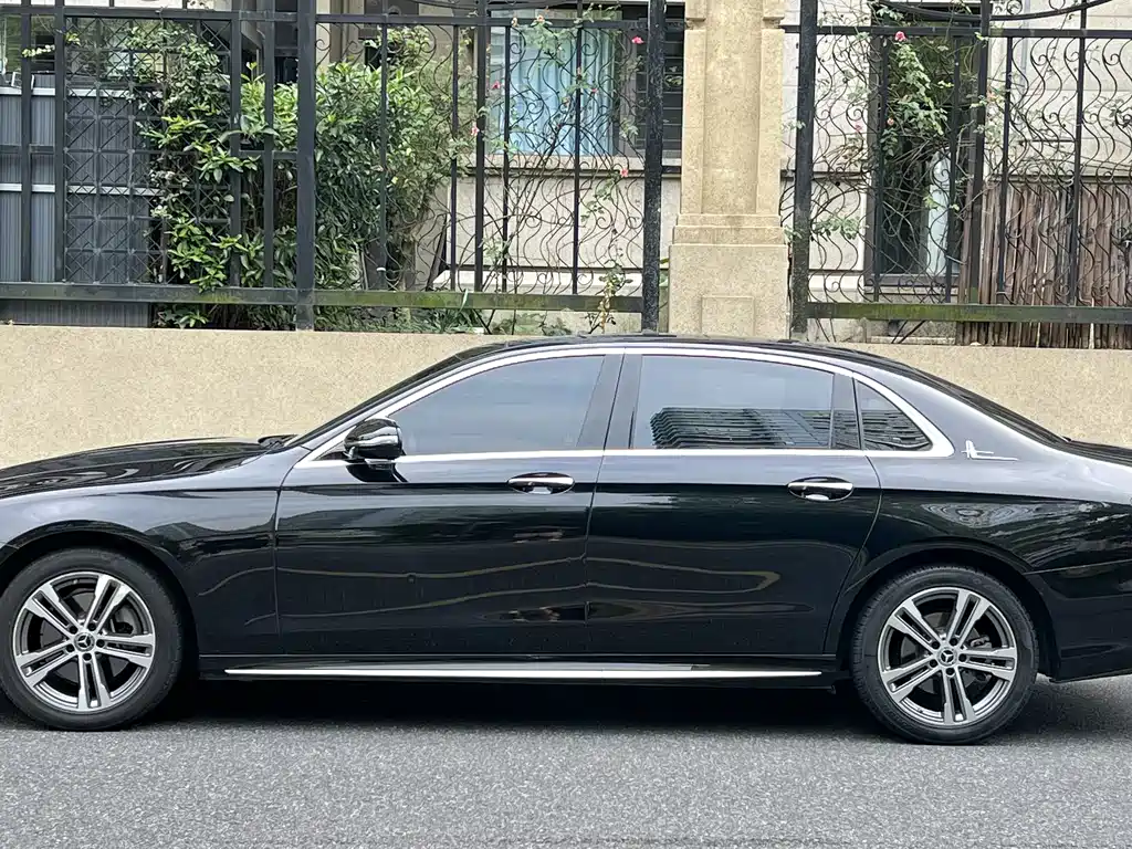 Mercedes-Benz E-Class — миниатюра 3