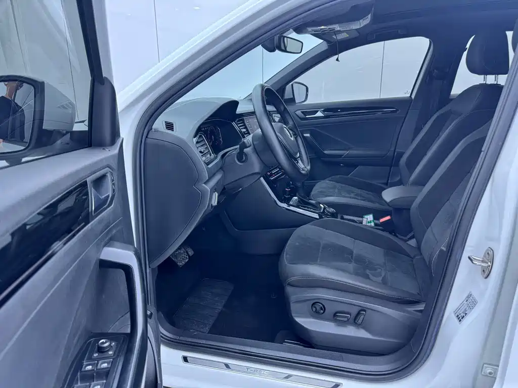 Volkswagen T-Roc — миниатюра 8