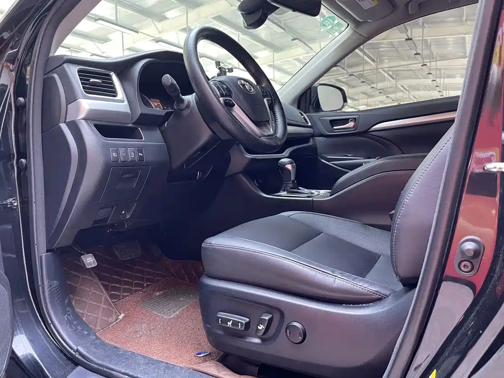 Toyota Highlander — миниатюра 9