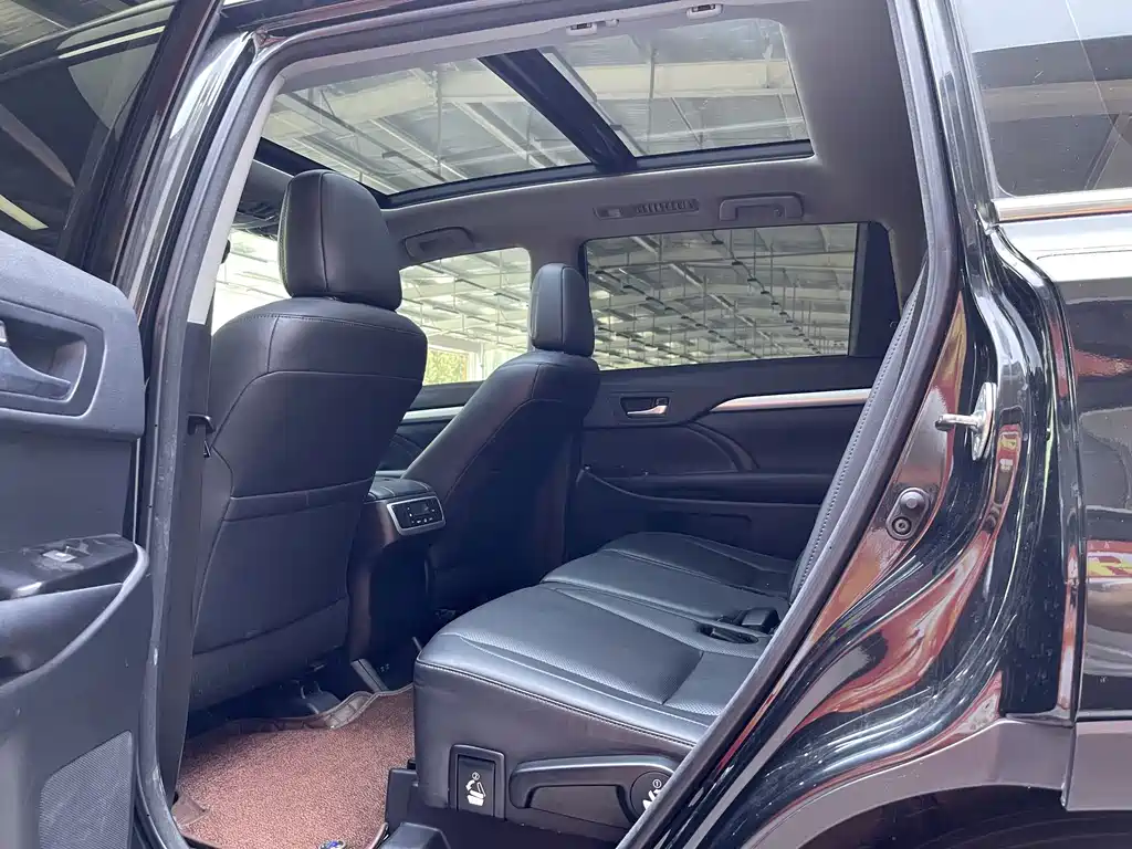 Toyota Highlander — миниатюра 12