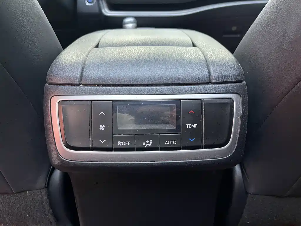Toyota Highlander — миниатюра 24