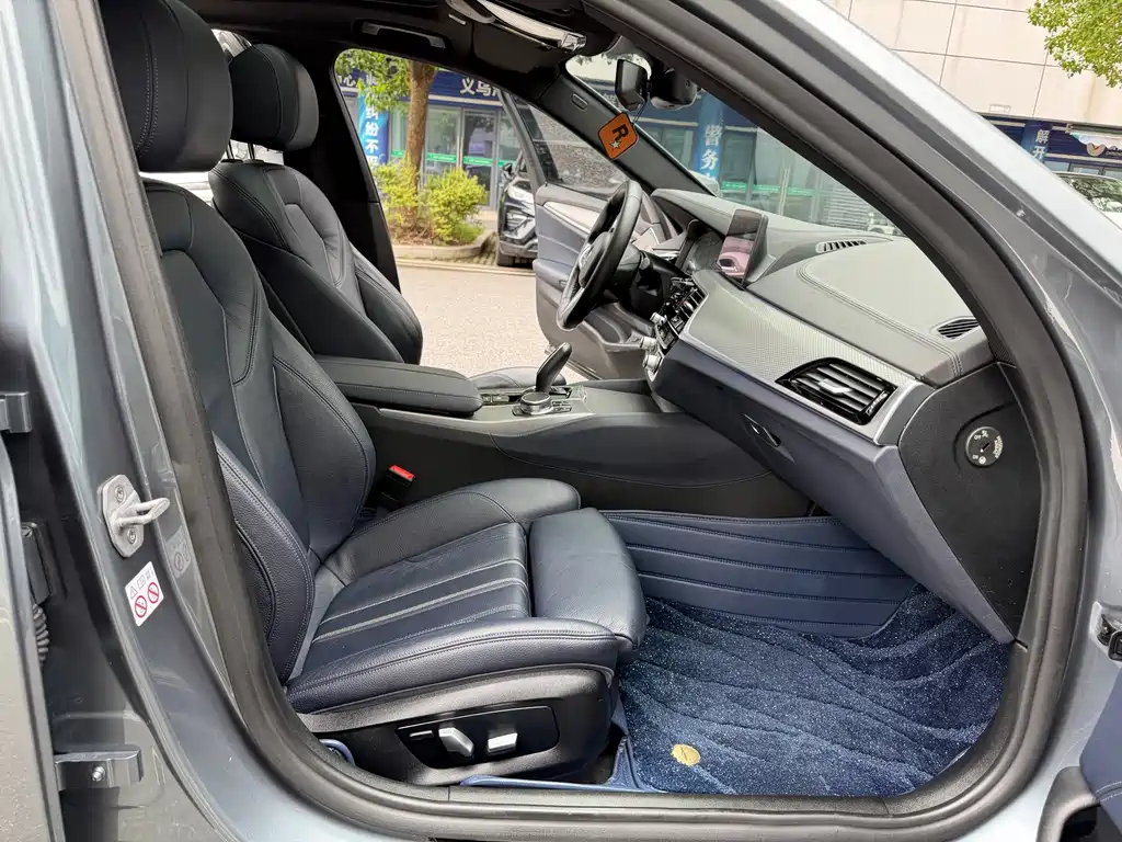 BMW 5 Series (Import) — миниатюра 13