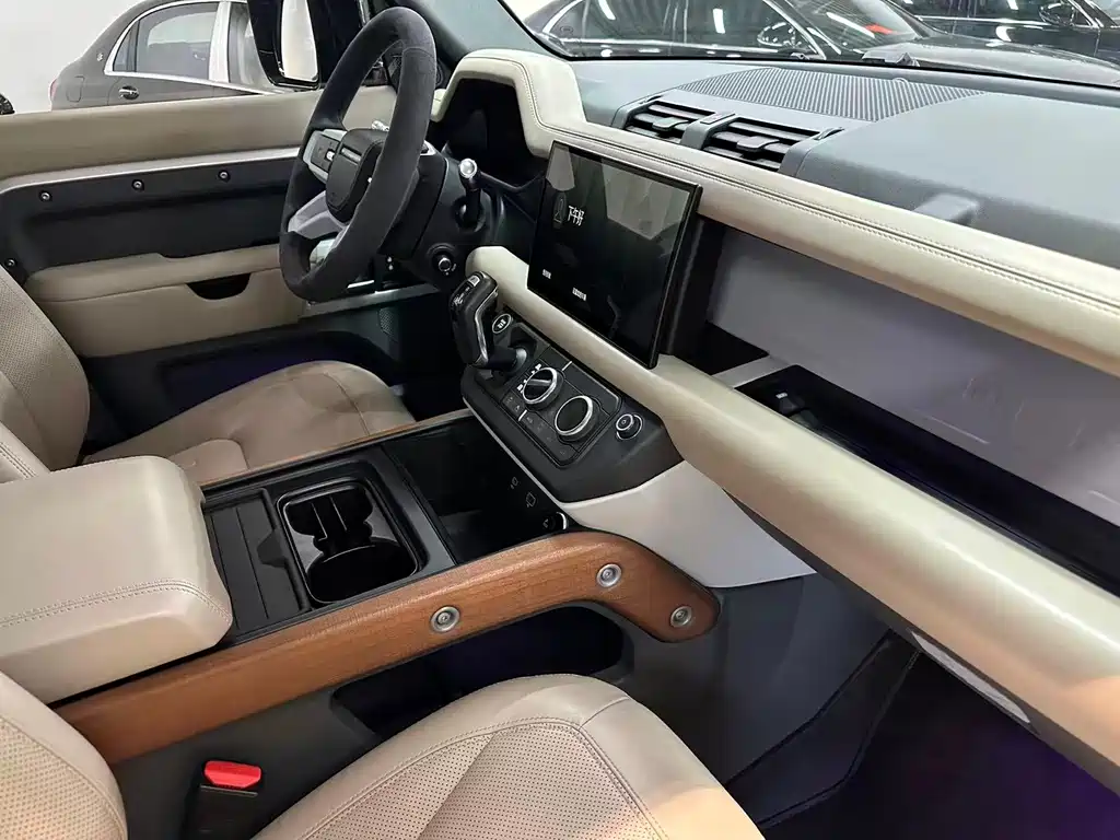 Land Rover Defender — миниатюра 10