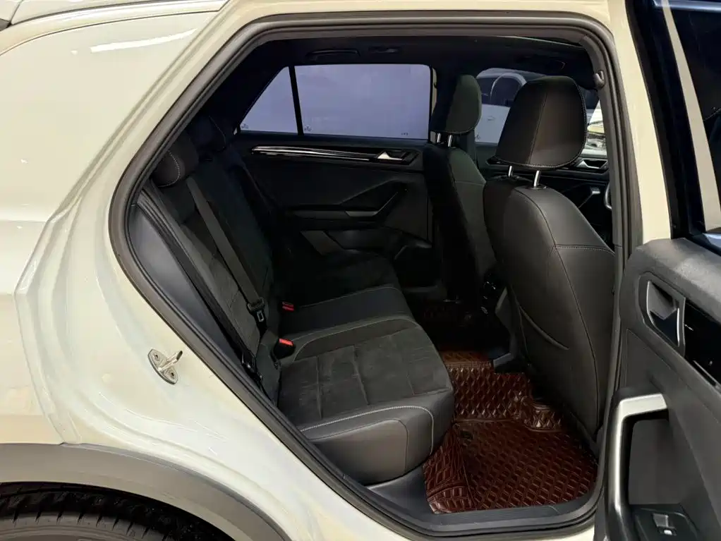 Volkswagen T-Roc — миниатюра 22