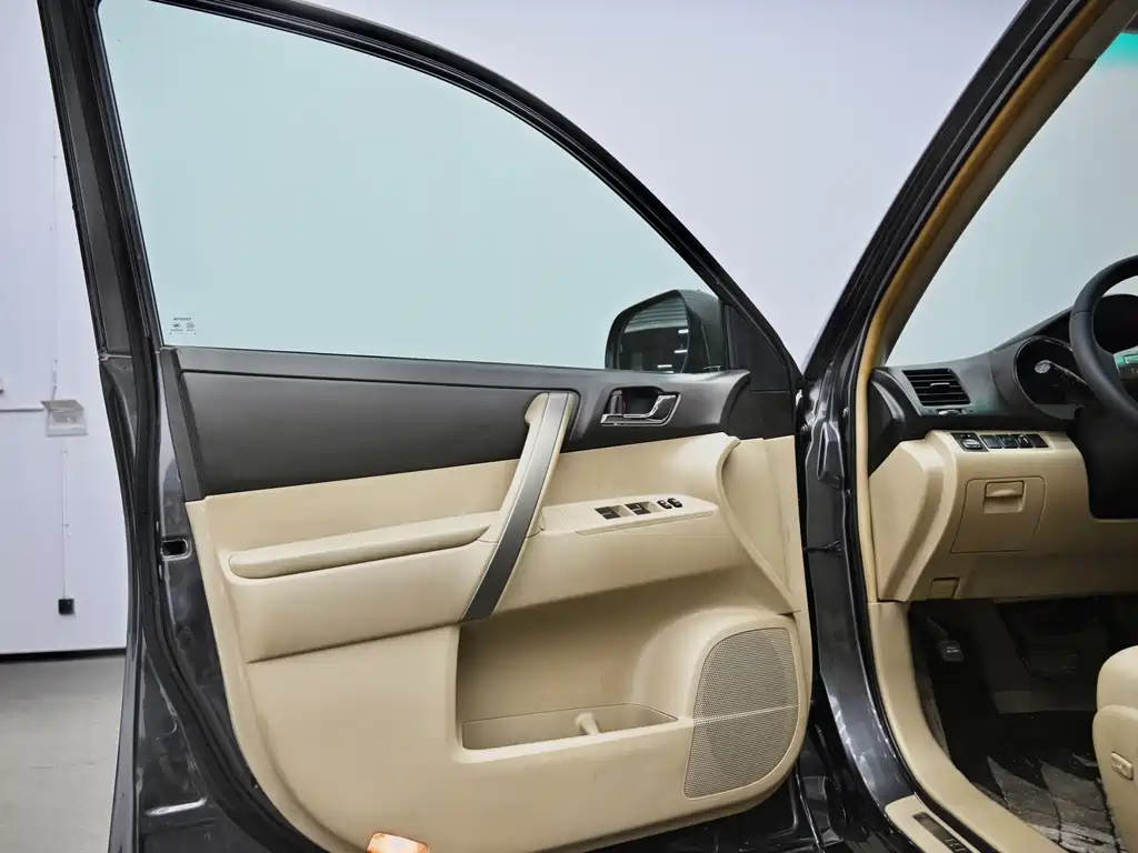 Toyota Highlander — миниатюра 25